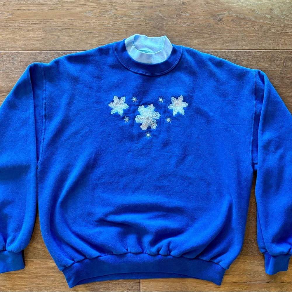 VINTAGE 90s Winter Snowflake Embroidered Sweatshirt, Grandmacore, Size Large